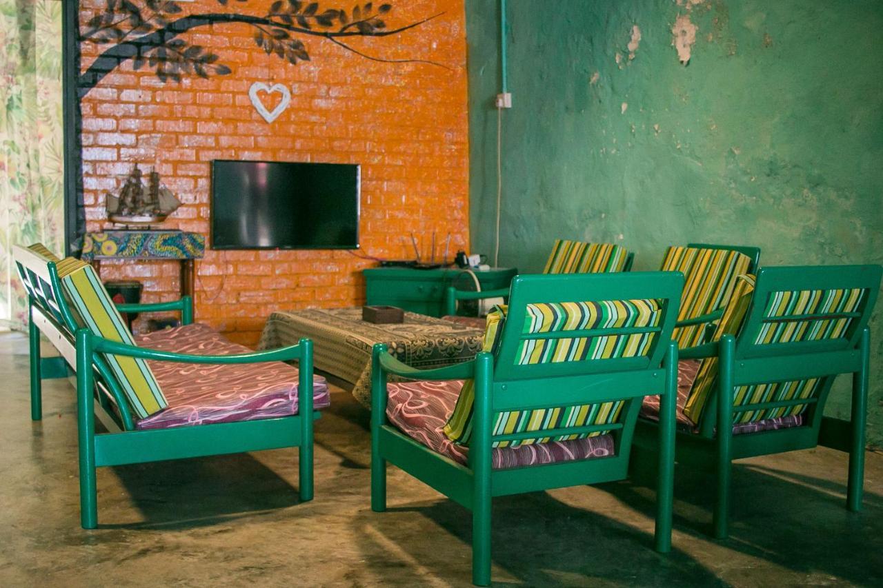 Voyage Home&Guesthouse Malacca Extérieur photo