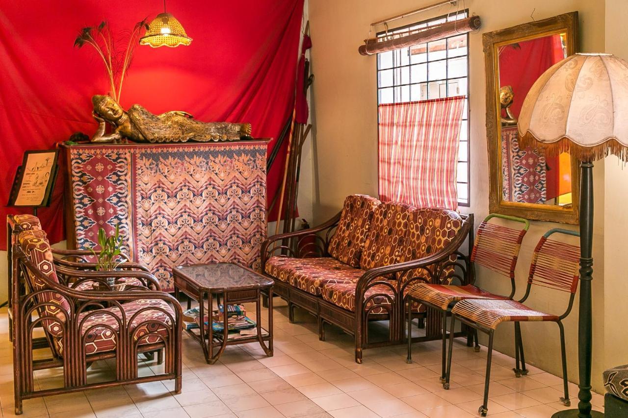 Voyage Home&Guesthouse Malacca Extérieur photo
