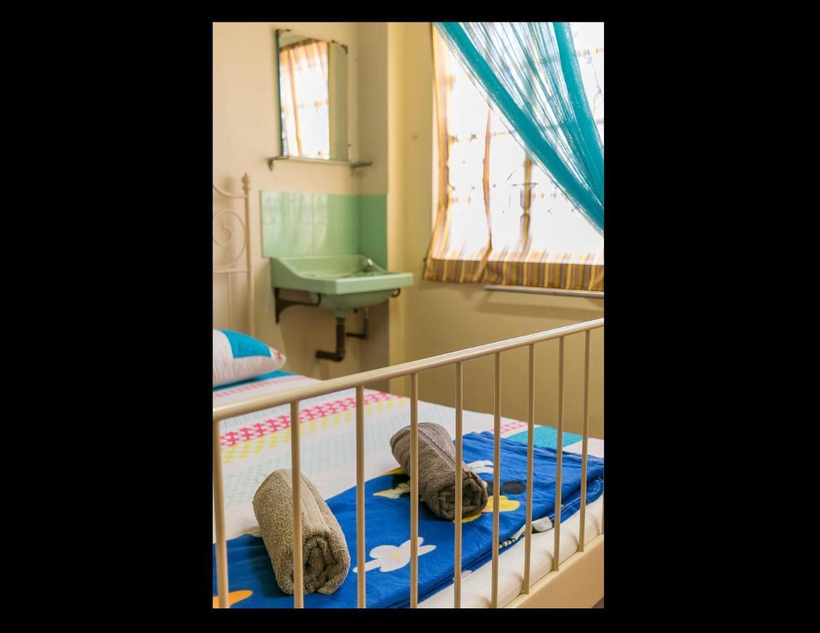 Voyage Home&Guesthouse Malacca Extérieur photo