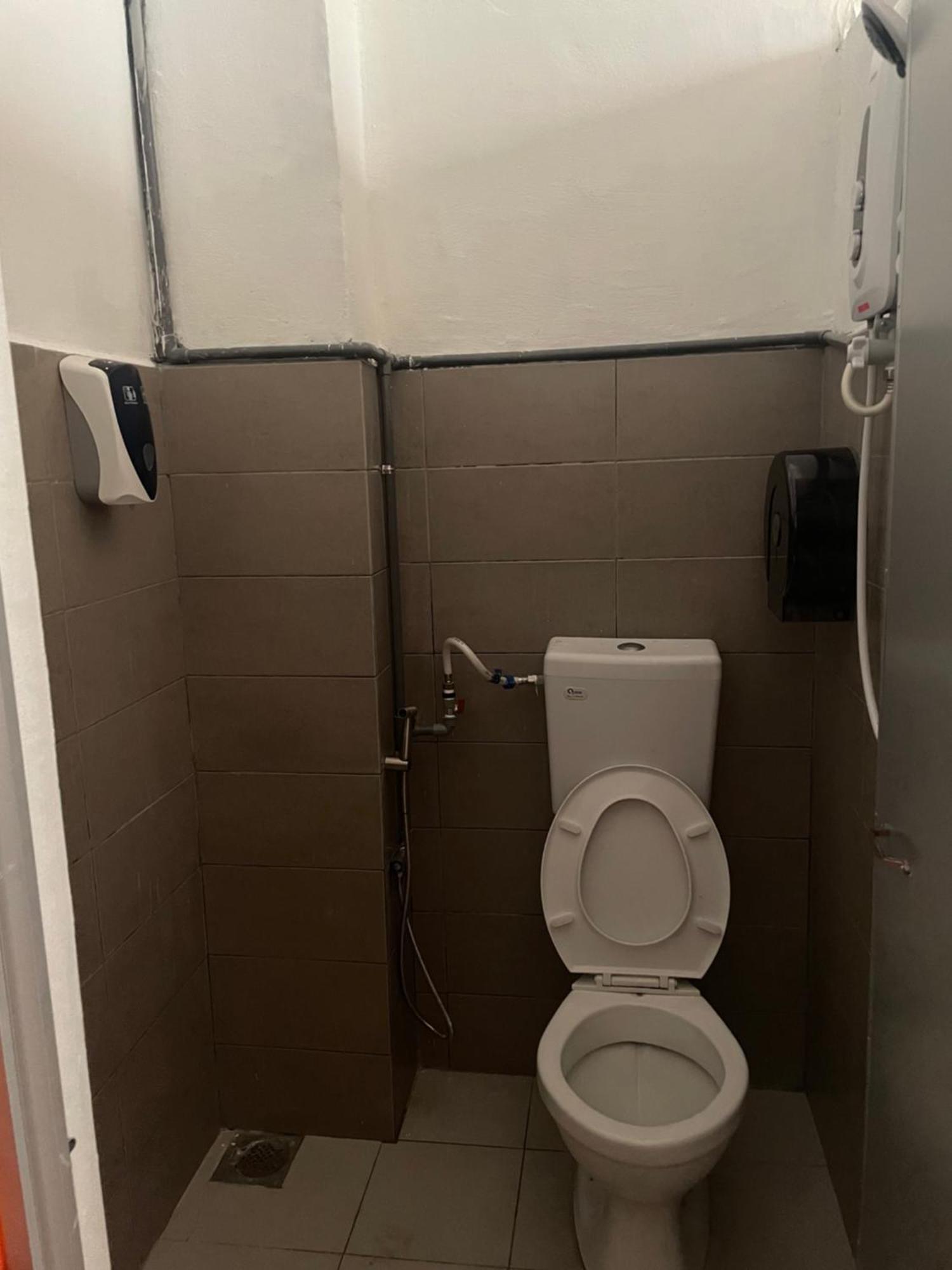 Voyage Home&Guesthouse Malacca Extérieur photo